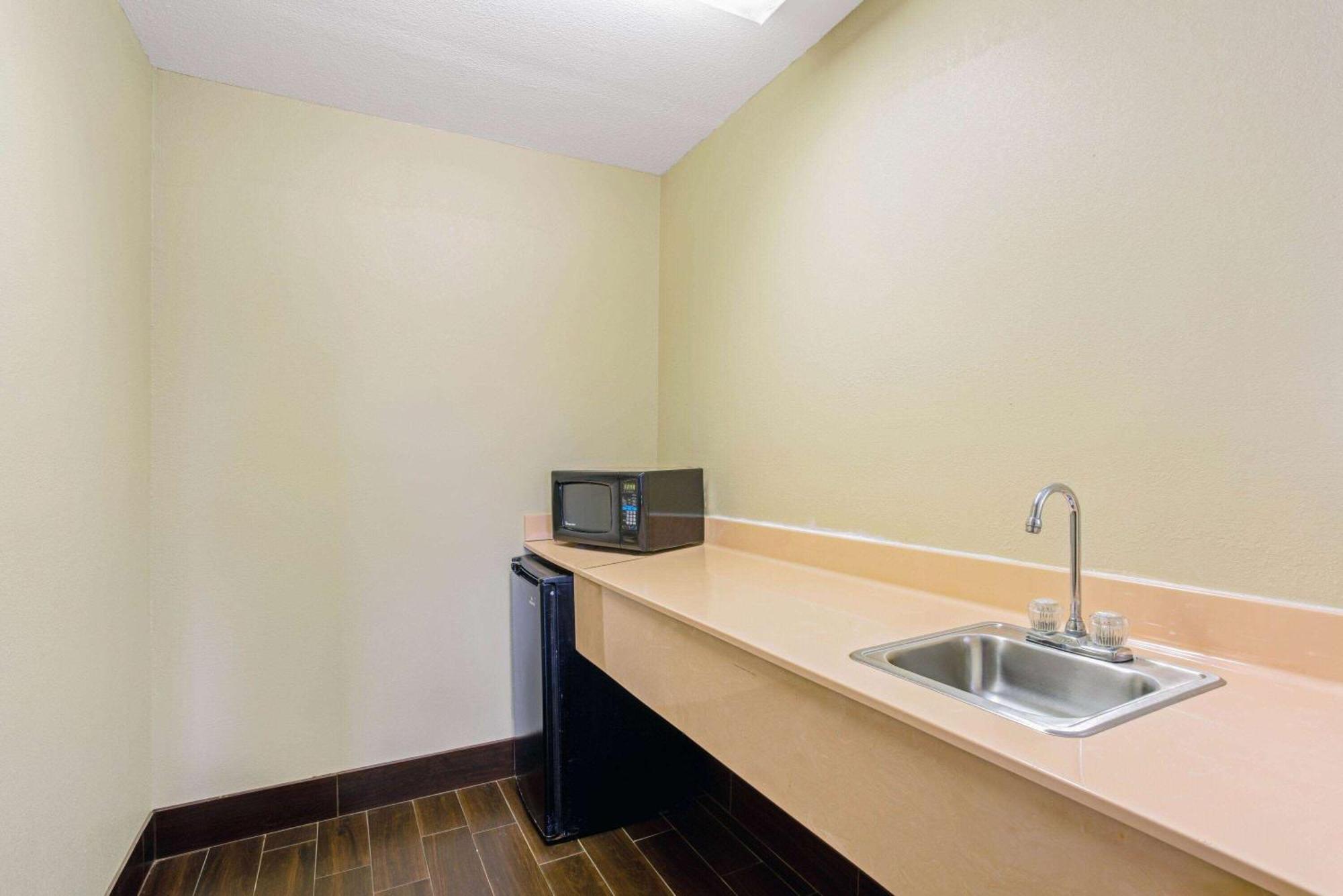 Baymont By Wyndham 3* Moss Point