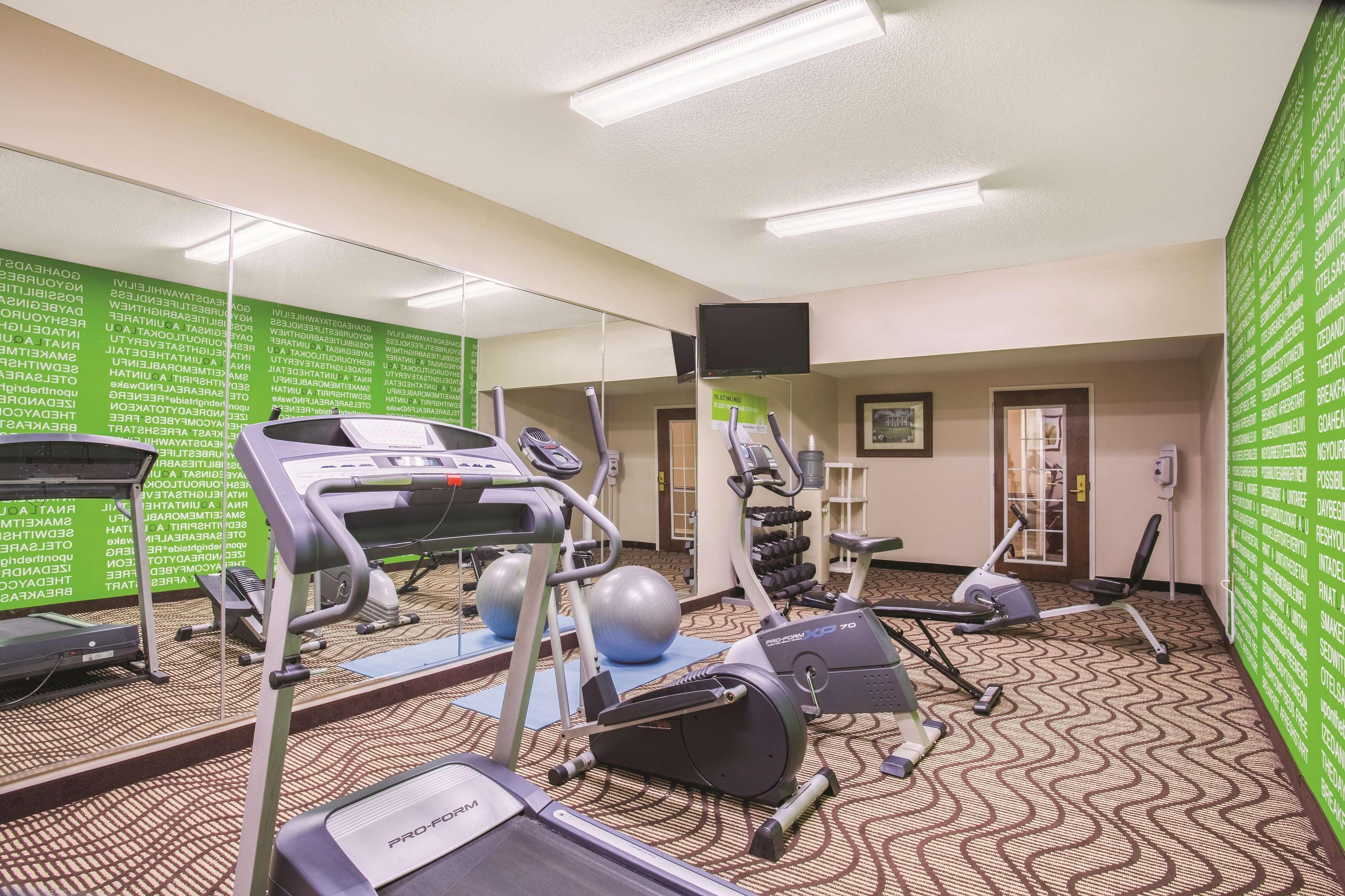 Baymont By Wyndham Hotel Moss Point